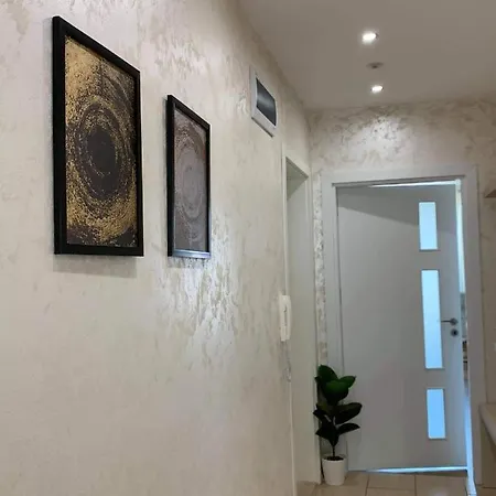 Relax Center & Free Parking Apartament *